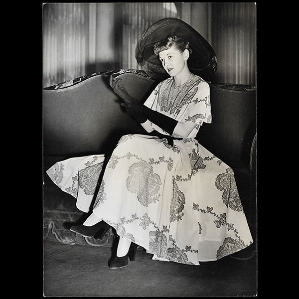 Robert Piguet - Robe en tissu Voilnyl à impression de dentelles de Chantilly (1948)