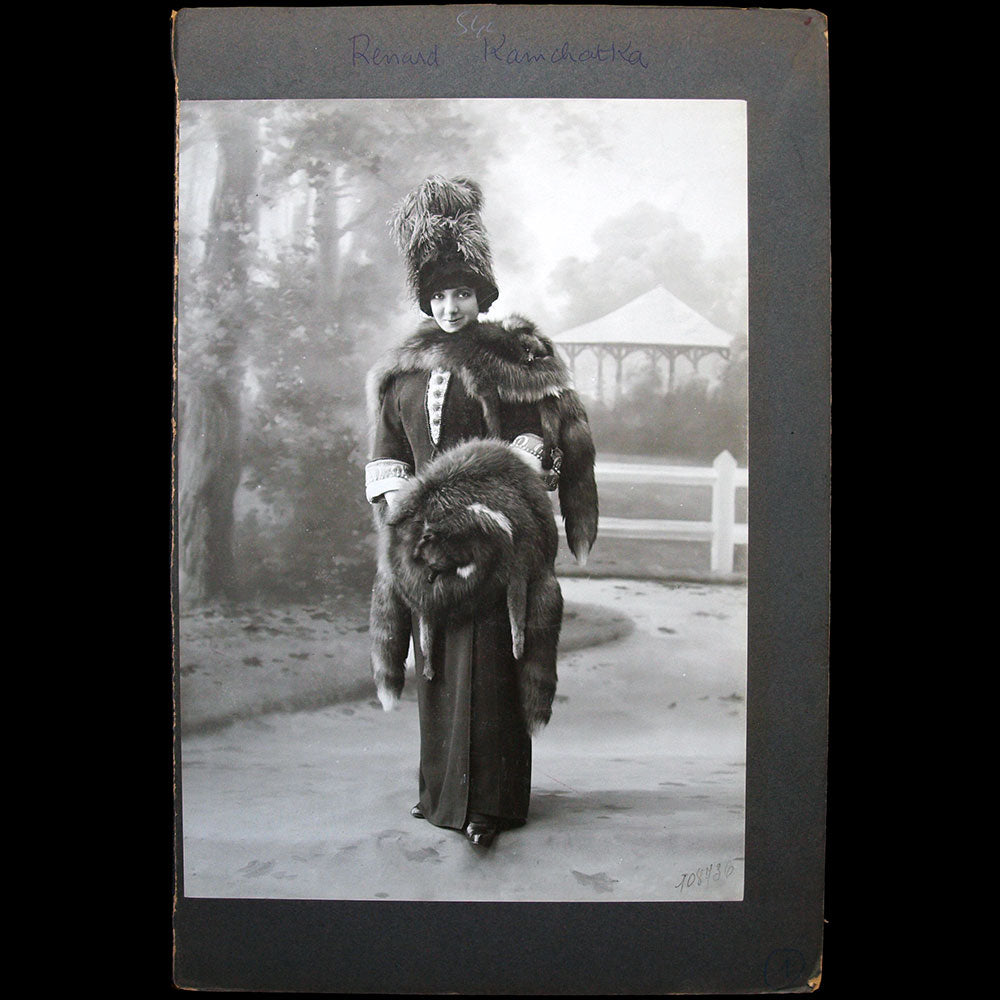 Fourrures Max - Modèles de fourrure, ensemble de 4 photographies (circa 1905-1910)