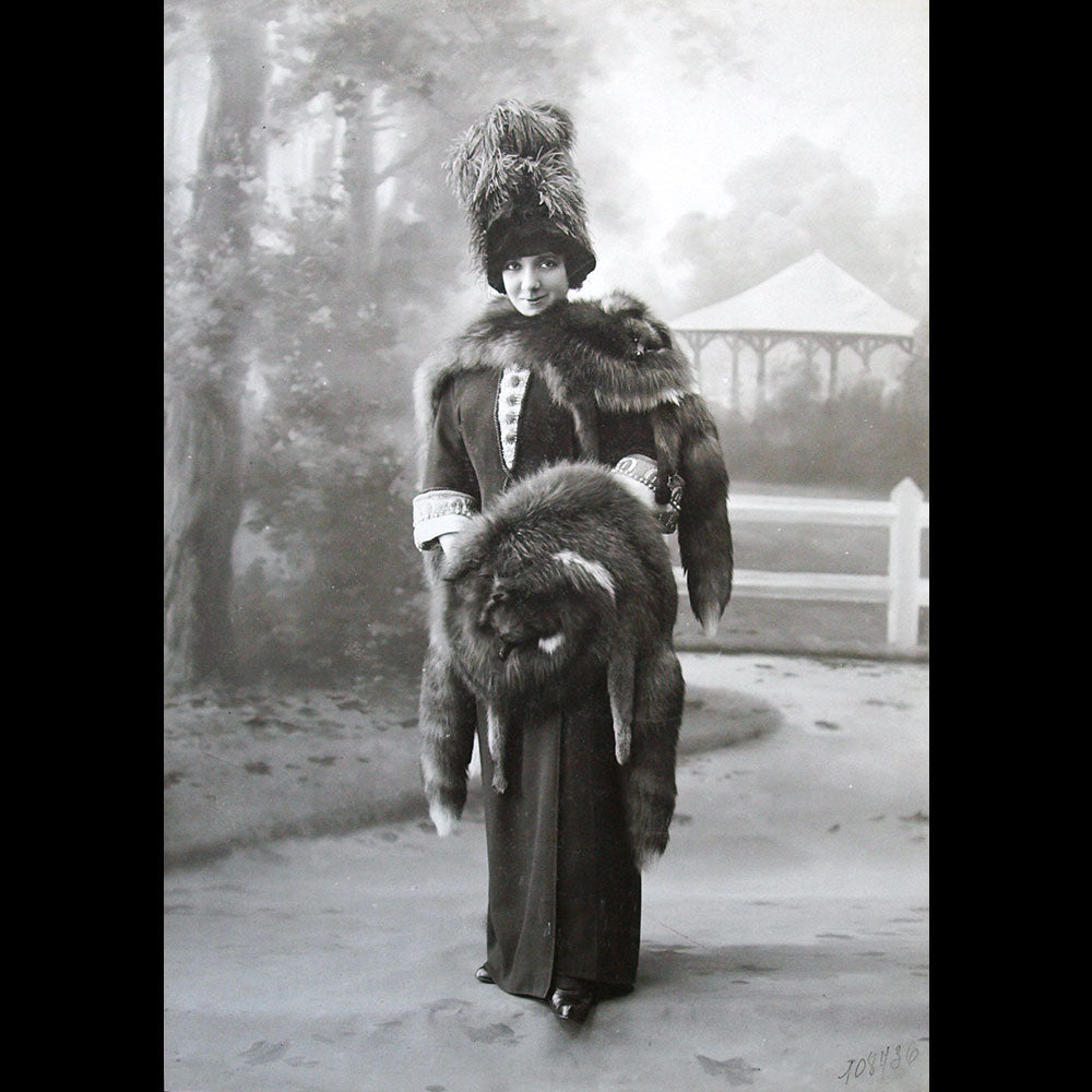 Fourrures Max - Modèles de fourrure, ensemble de 4 photographies (circa 1905-1910)