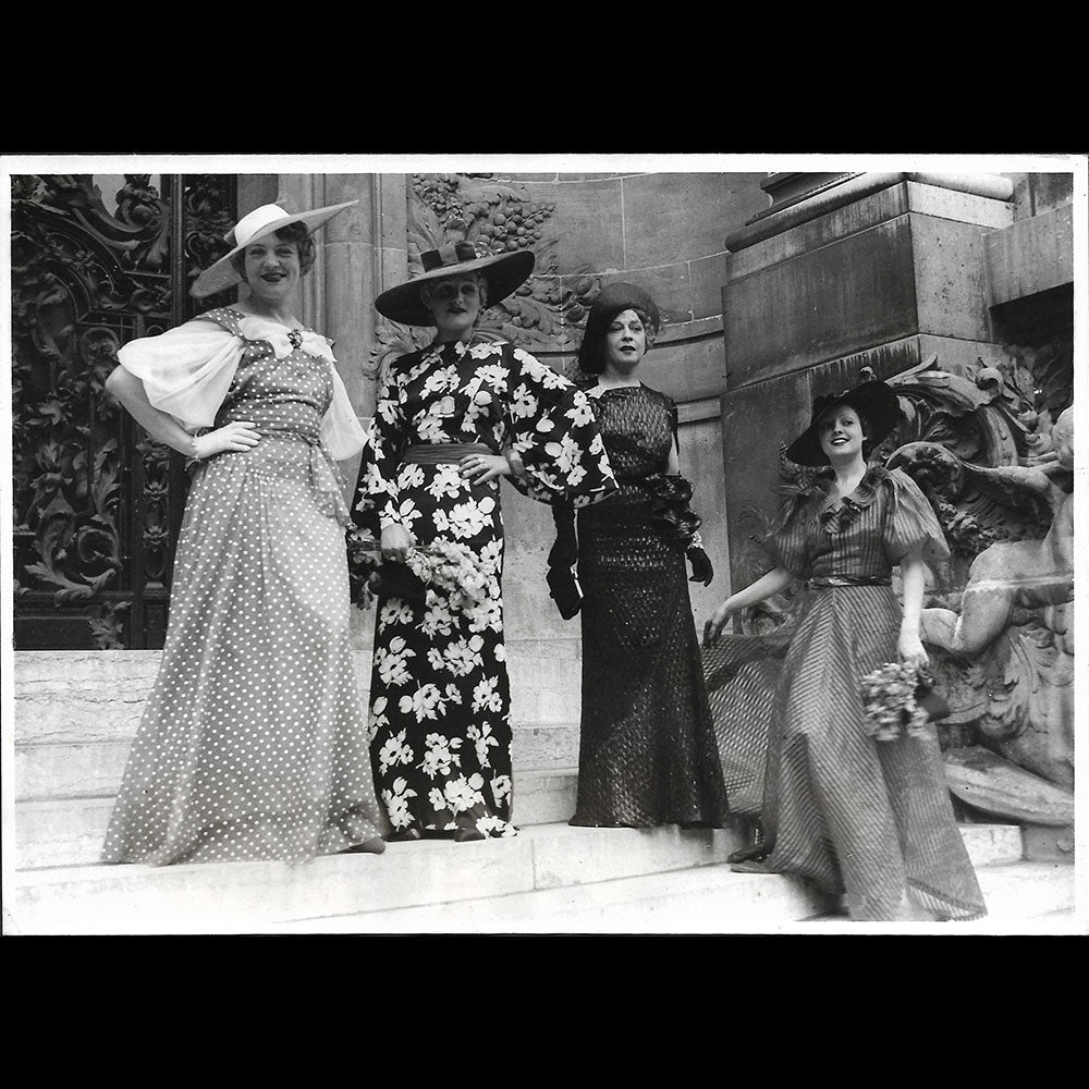 Concurrentes au Grand Prix de l'Elégance au Grand Palais, 1935