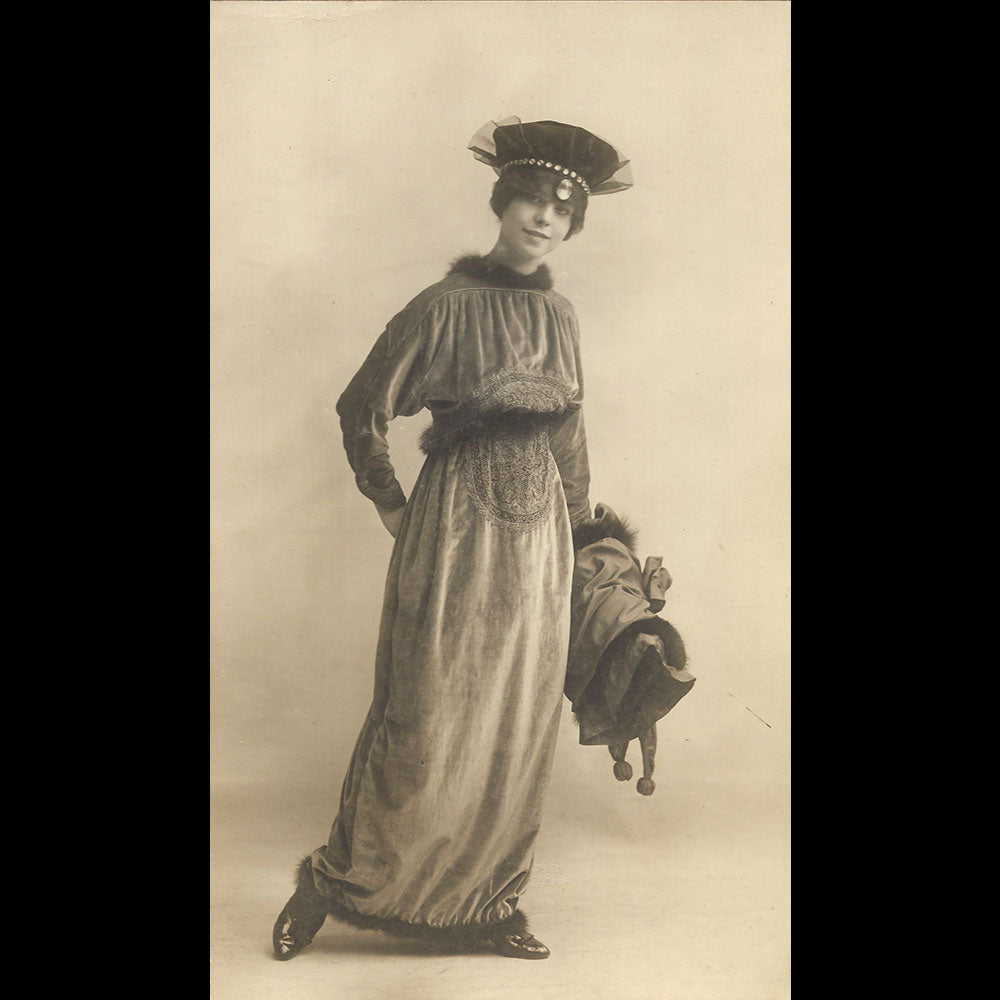 House of Lanvin – The model Aimée, photograph by Paul Nadar (1913)