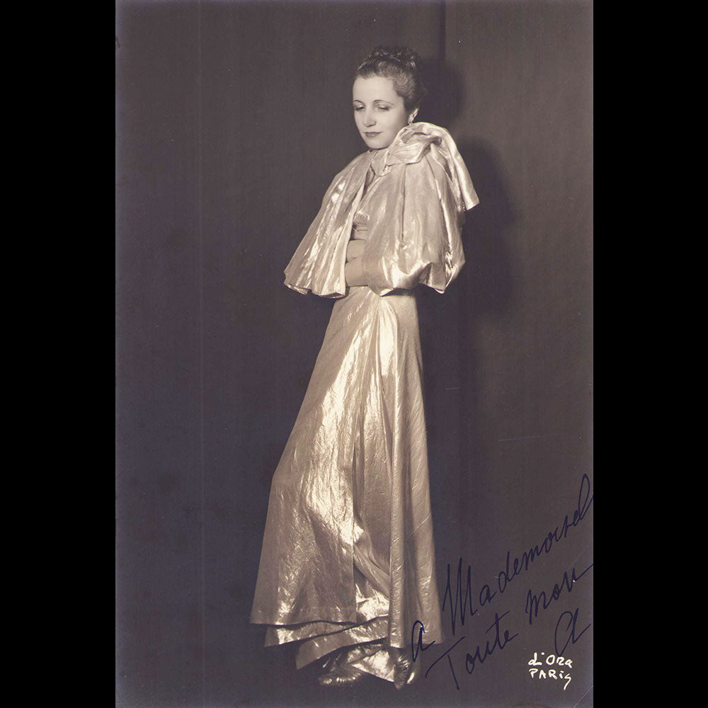 Agnès - Portrait de la modiste, tirage de D'Ora avec envoi à Alix (Madame Grès) (1933)