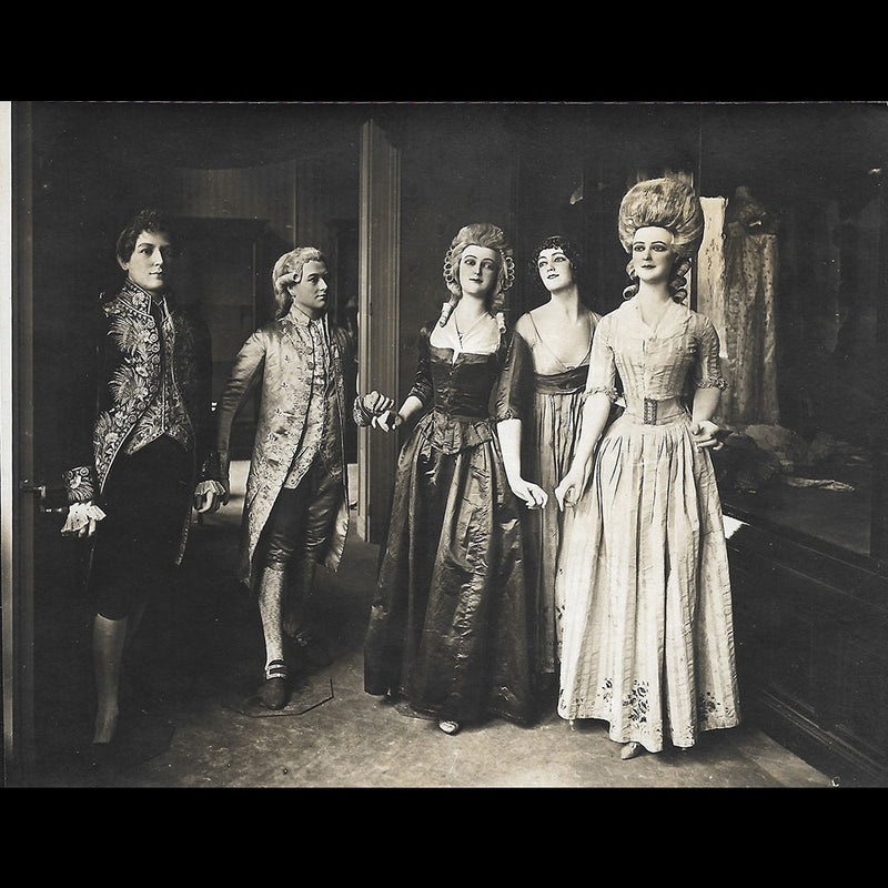 Société de l'Histoire du Costume - Exposition du Musée du Costume, Réunion de 21 tirages (1920)
