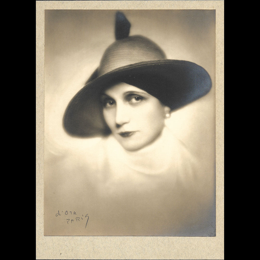 Agnès Rittener - Portrait de la modiste au chapeau de paille, tirage de D'Ora (1930s)