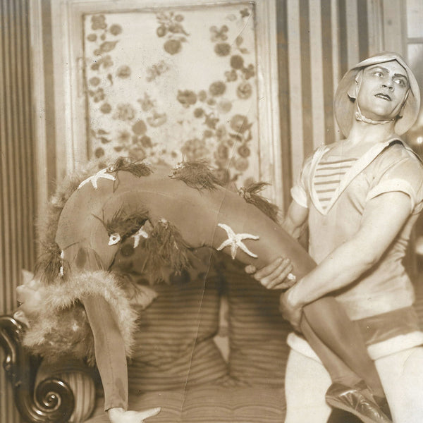 Poiret - Lysana et son partenaire dans Locus Solus en costumes de Paul Poiret (1922)