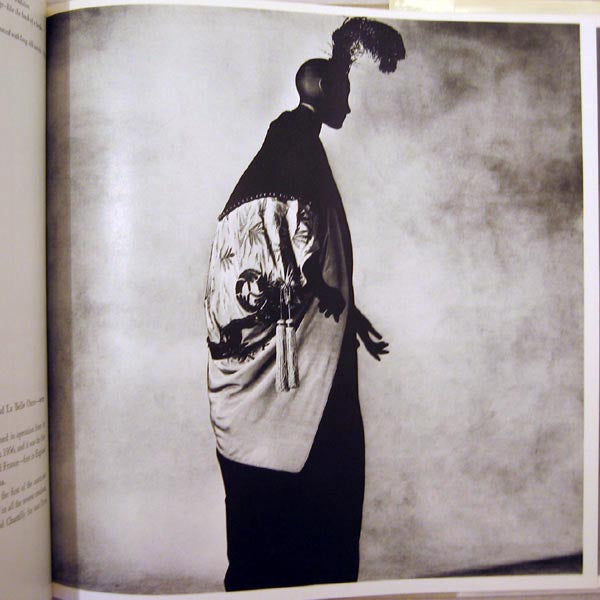 Vreeland - Inventive Paris Clothes 1909-1939, a Photographic Essay by Irving Penn, édition anglaise (1977)