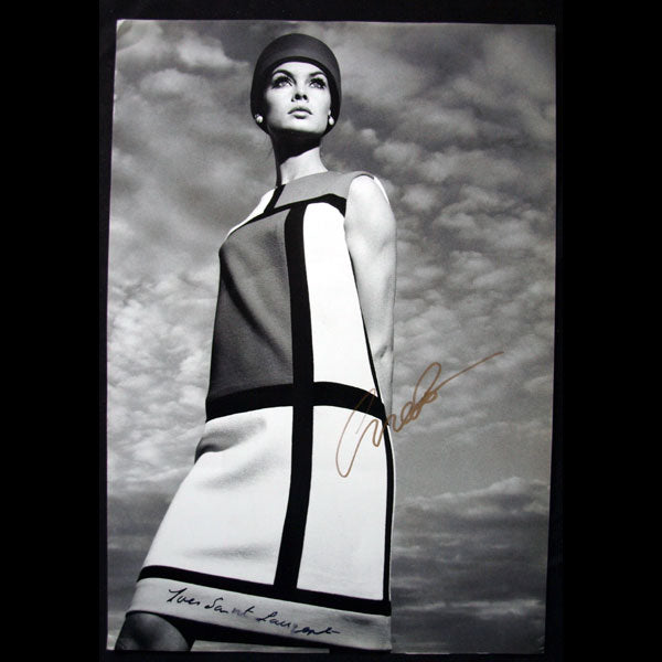 Avedon - La robe Mondrian d'Yves Saint-Laurent vue par Richard Avedon (circa 1988)