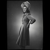 Jean Patou - Robe portée par la mannequin Maggy Sarragne (circa 1946)