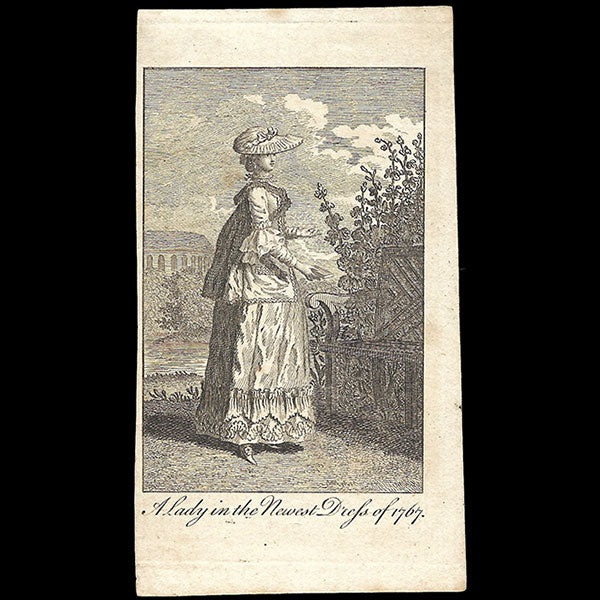 A Lady in the newest dress of 1767, gravure du Ladies Own Memorandum Book (1767)