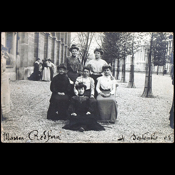 Personnel de la maison Redfern & sons, 242, rue de Rivoli à Paris (1905)