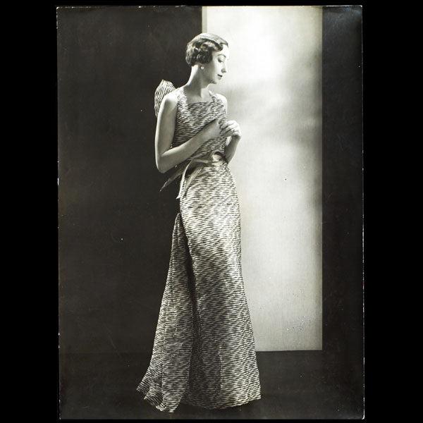 Un Baiser pour Rien, robe de Robert Piguet pour le Printemps-Eté 1934, photographie d'époque de Georges Saad