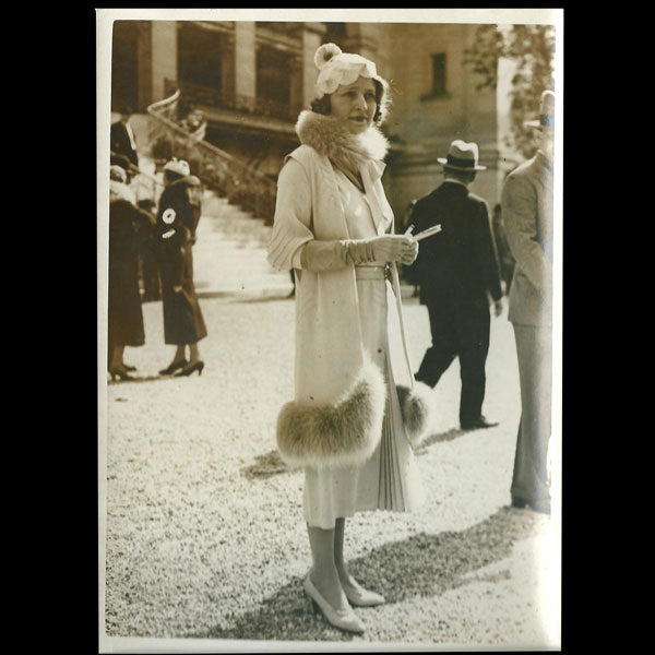 Une Femme Elégante, la mode à Longchamp, photographie de l'agence Meurisse (circa 1935)