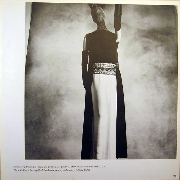 Vreeland - Inventive Paris Clothes 1909-1939, a Photographic Essay by Irving Penn, édition américaine (1977)