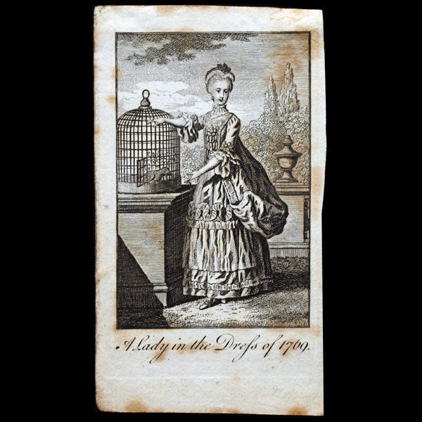 A Lady in the dress of 1769, gravure du Ladies Own Memorandum Book (1769)