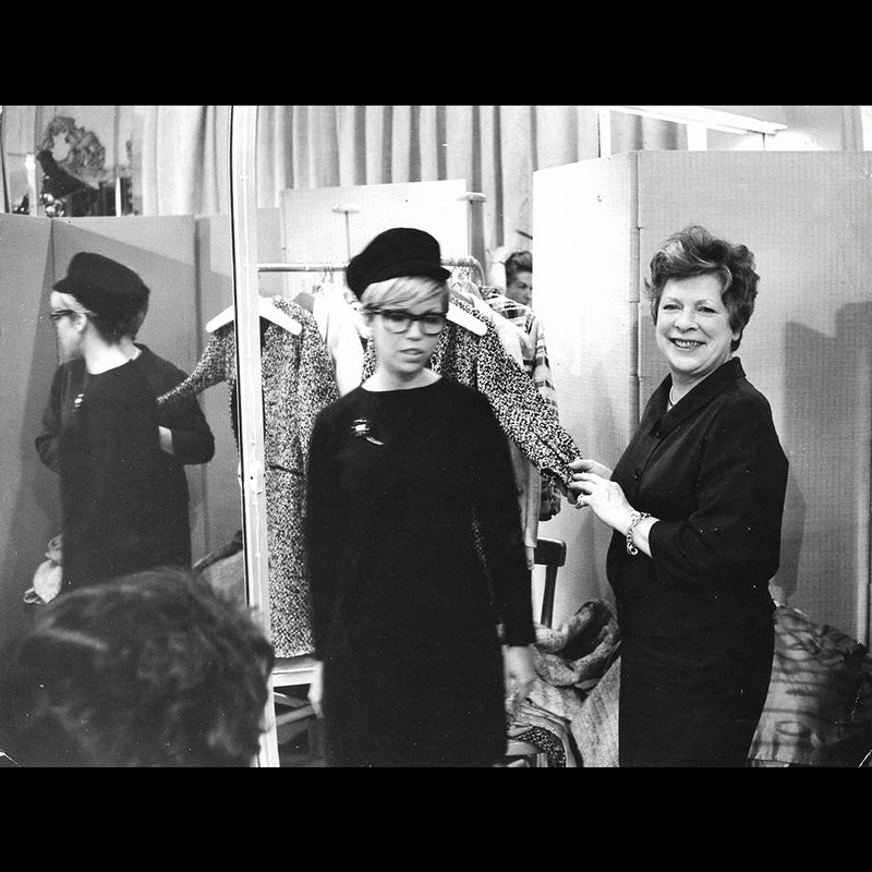 Chanel - Nancy Sinatra en essayage (1966)