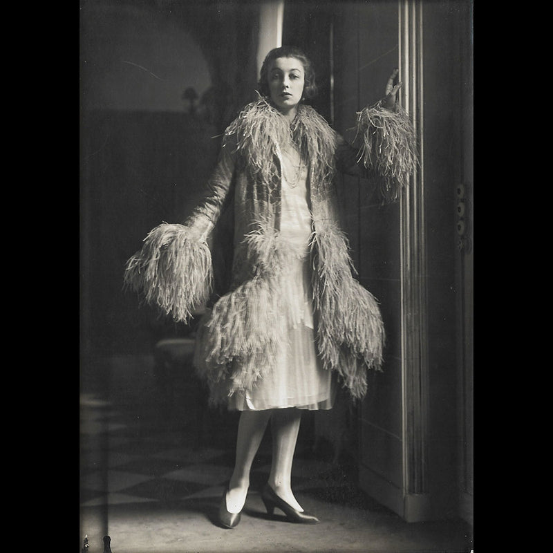 Chantal - Le Beau papillon, robe portée par la Comtesse Liza Grabbe, 2 photographies d'époque (1926)