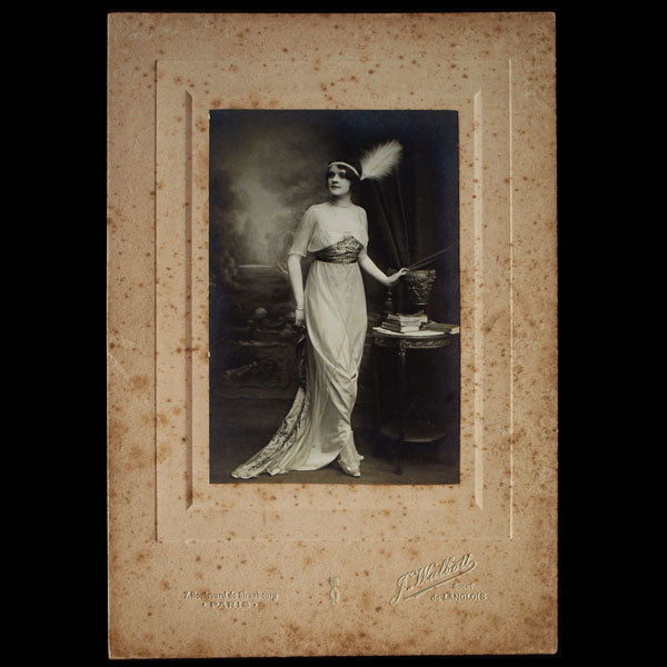 Odette chez Worth, photographie d'époque de Jules Walbott (circa 1910)