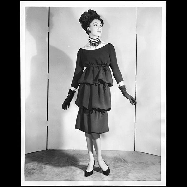 Yves saint laurent hot sale la petite robe noire