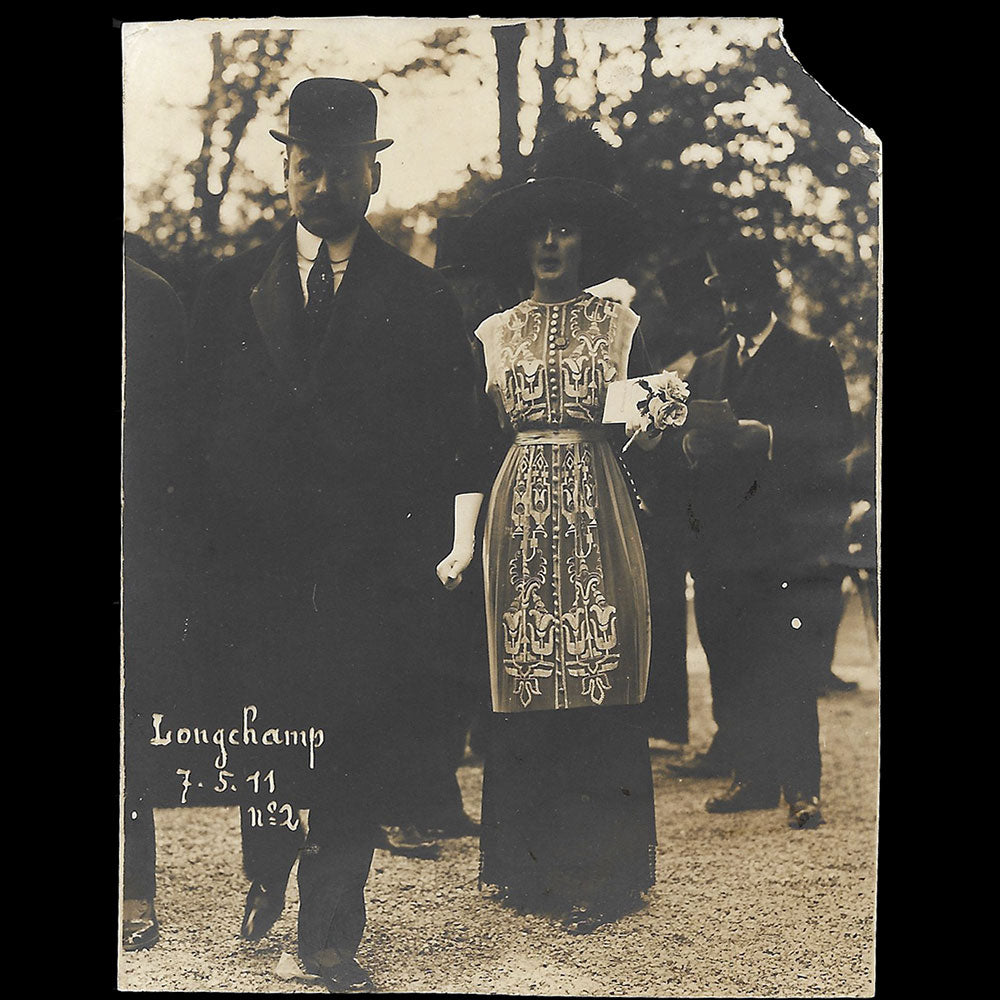Paul Géniaux - La mode aux courses de Longchamp, réunion de 4 photographies (1911)