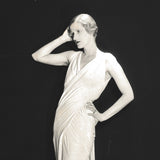 Man Ray - Madame Toulgouat en robe du soir de Schiaparelli (1932)