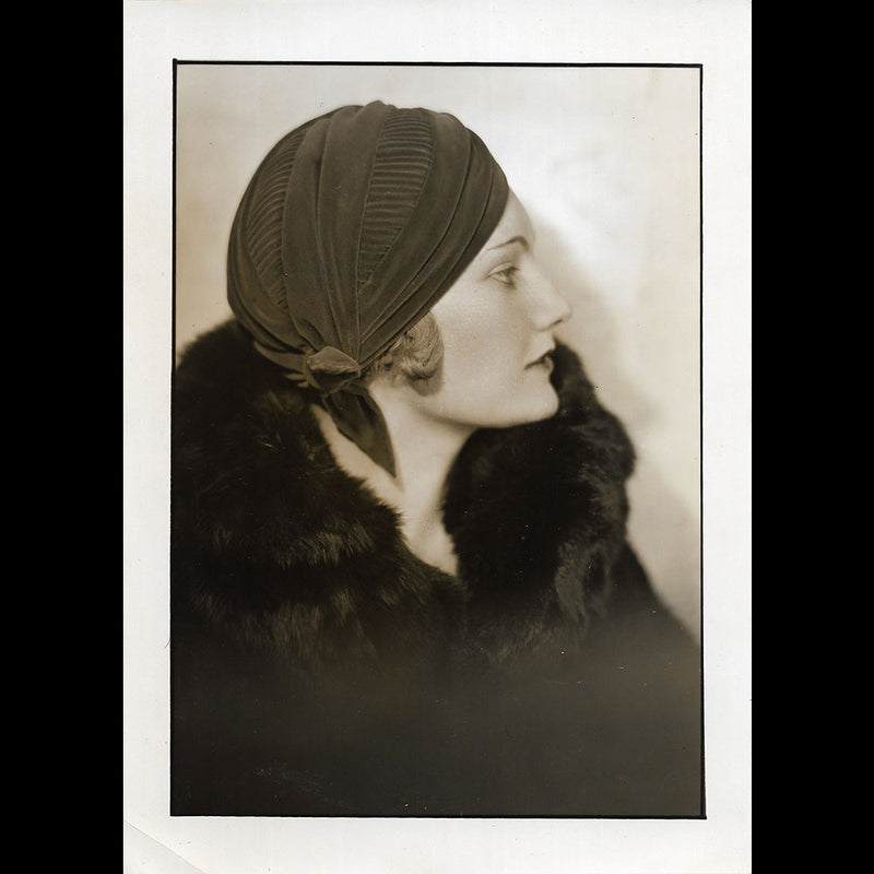 Marthe Rivière - Turban de velours marron (1920s)