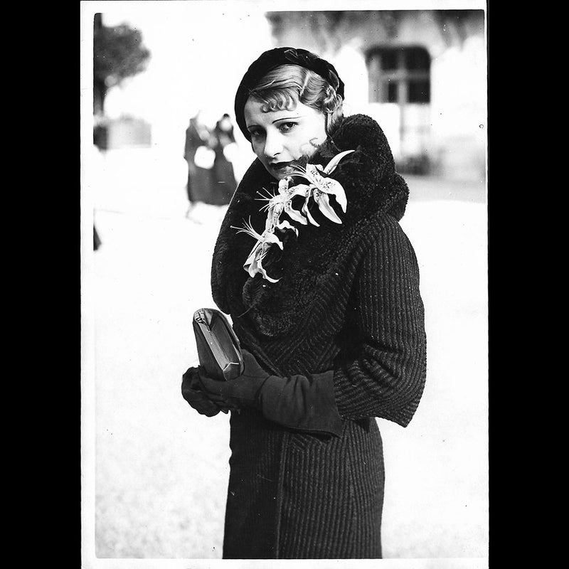 Une Femme Elégante, la mode à Longchamp, photographie de l'agence Meurisse (1932)