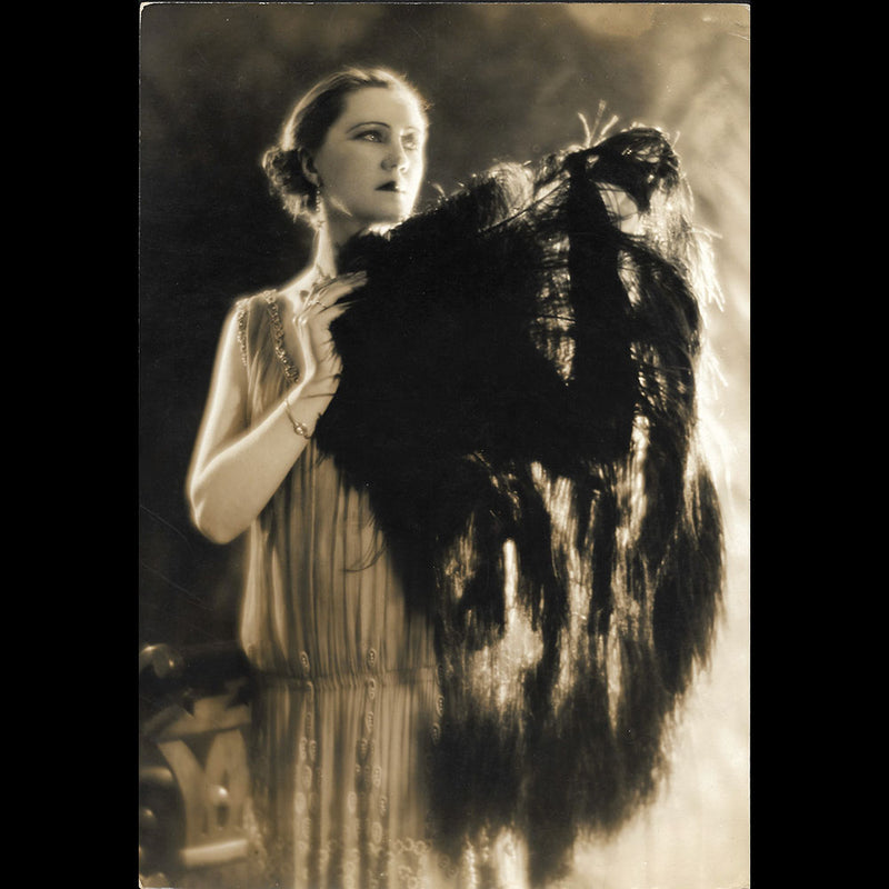 Eventail de Faucon, photographie d'époque de Paul O'Doyé (circa 1920s)