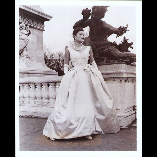 Patou - Robe à l'Infante en tissu Robert Perrier (1955)
