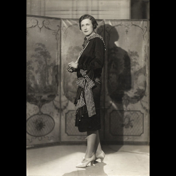 Philippe et Gaston - Robe en crêpe de Chine, photographie de Paul O'Doyé (1928)