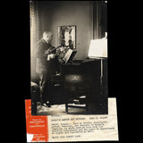 Paul Poiret - Portrait du couturier au violon par Underwood & Underwood (1926)