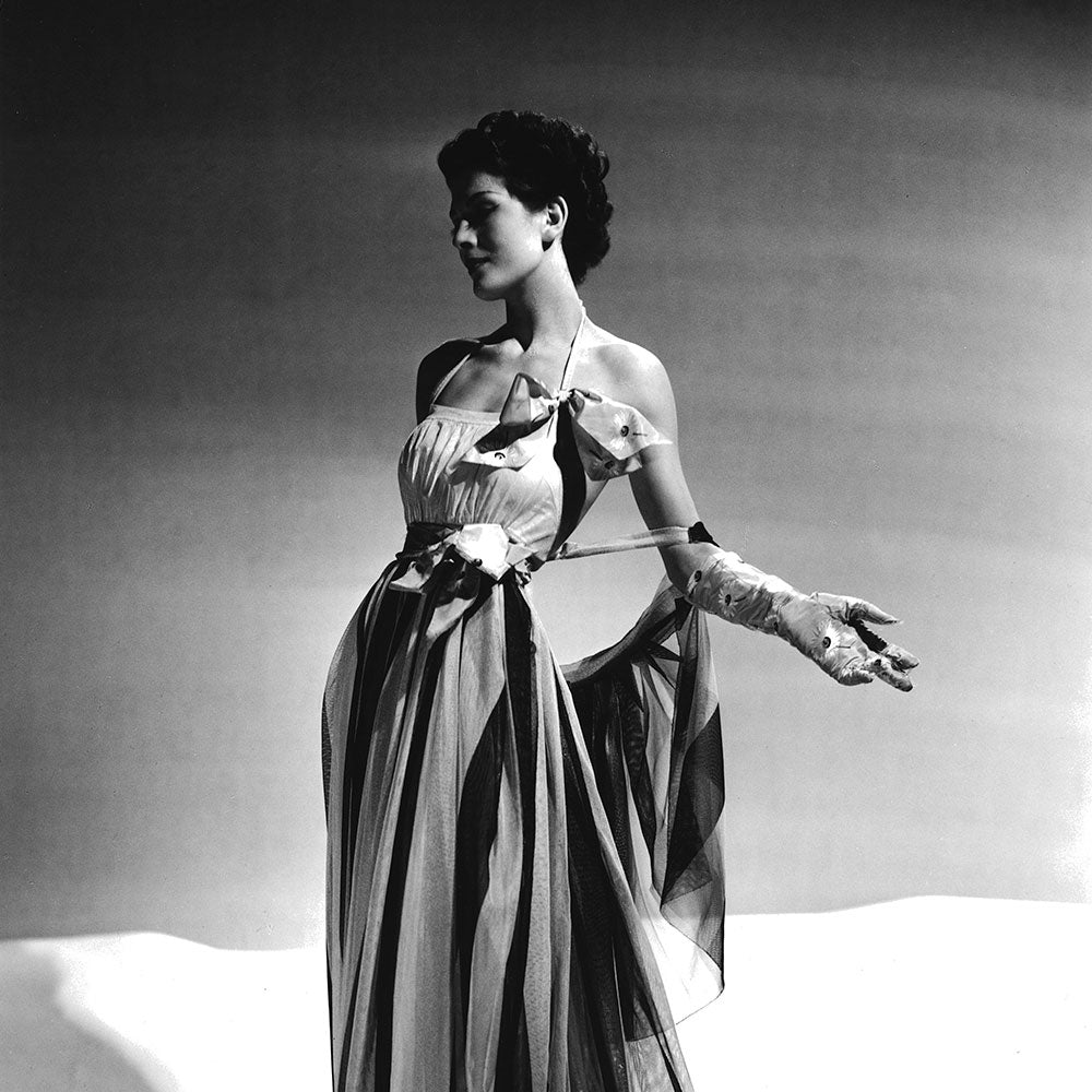 Mainbocher - Elégante en robe du soir par Eugène Rubin (1938)