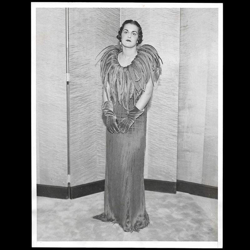Elsa Schiaparelli - Robe du soir et cape de plumes portées par Eleanor Reed (1932)