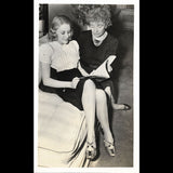 Carmel Snow et Alice Louis Hall, maid of Cotton à New York (1939)